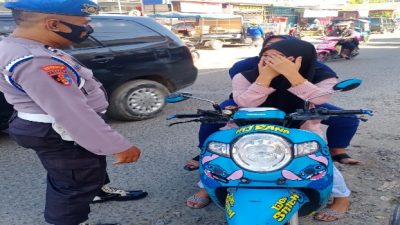 Operasi Yustisi Protokol Kesehatan, Polsek Campalagian Sapa Warga di Pasar