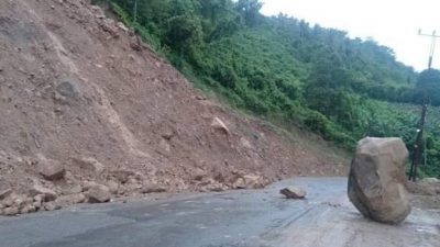 Jalan Poros Majene Sangiang