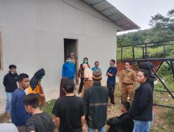 Aliansi Masyarakat Ulumanda Segel Puskesmas Kabiraan