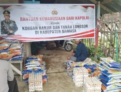 Bantuan Lima Ton Beras Kapolri Listyo Sigit Disalurkan Kepada Korban Banjir di Aralle Mamasa