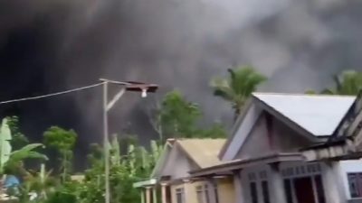 semeru muntahkan awan panas