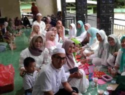 Alumni 94 Smansa Majene Buka Puasa Bersama Ratusan Anak Yatim di Simullu