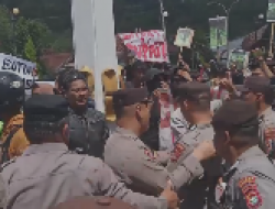 Warga Demo Desak Pj Bupati Mamasa Dicopot