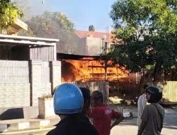 BreakingNews: Toko Kayu di Saleppa Terbakar, Rentetan Cobaan Dialami Pemiliknya