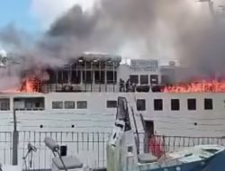 KM Prince Soya Rute Parepare Samarinda Terbakar di Pelabuhan Samarinda